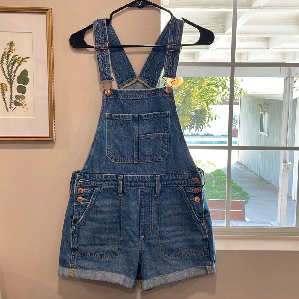American Eagle short overalls sz small